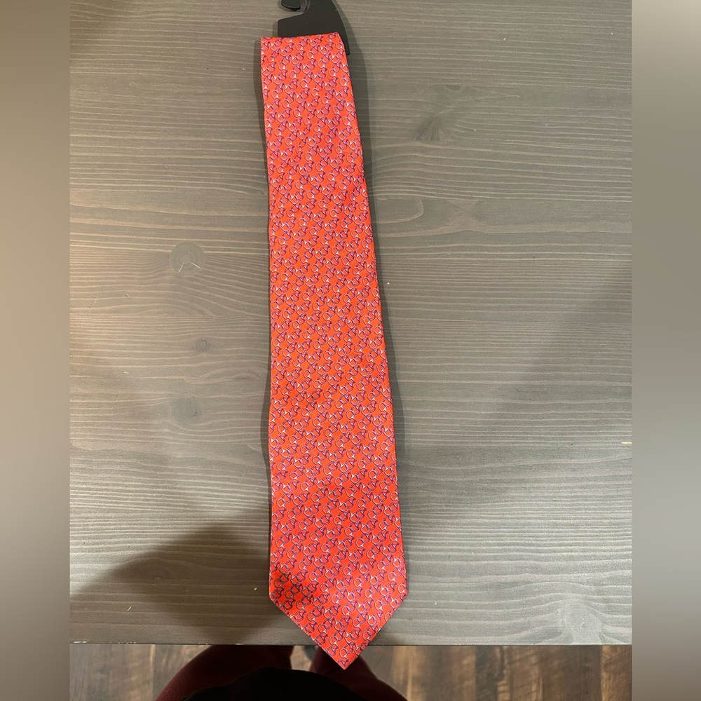 Brooks Brothers Makers Stunning Red Silk Tie With Snaffle Bit Print